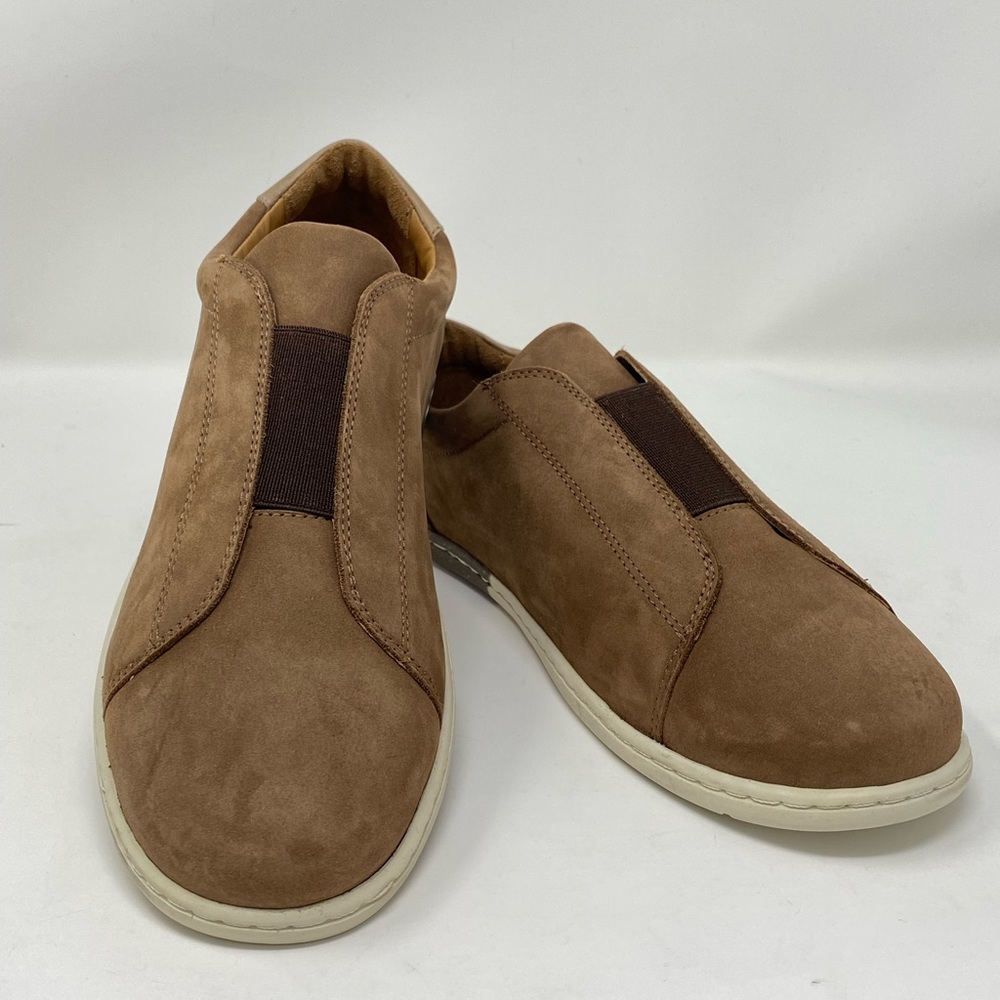 Chocolat Blu Women’s Flats Aged Size 6.5 (Display Sample) - Picture 2 of 3